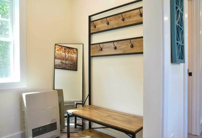 Cozy Vermont Escape   Near Golfing & Skiing!
