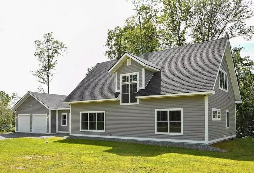 Cozy Vermont Escape   Near Golfing & Skiing!