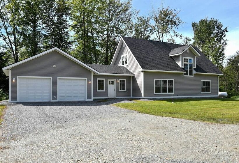 Cozy Vermont Escape   Near Golfing & Skiing!