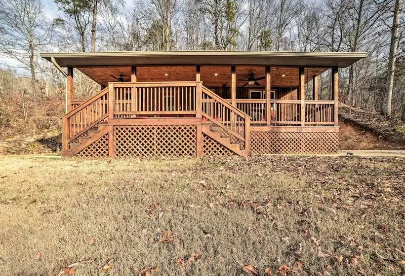 Cozy Waverly Cabin W/ Fireplace & Deck!