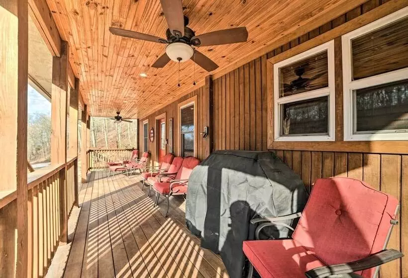 Cozy Waverly Cabin W/ Fireplace & Deck!