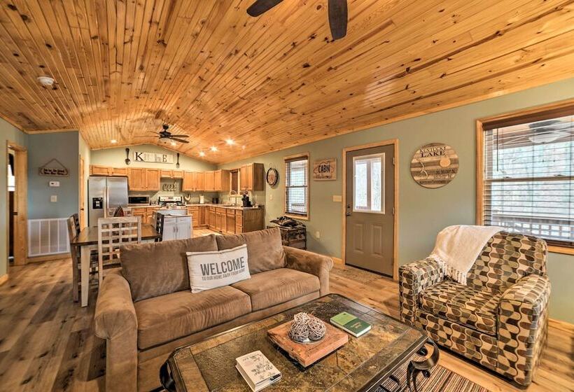 Cozy Waverly Cabin W/ Fireplace & Deck!