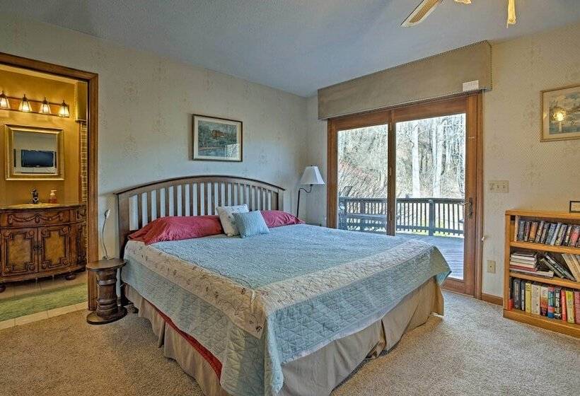 Emerald Gate Farm Cabin W/ On Site Fishing Pond!