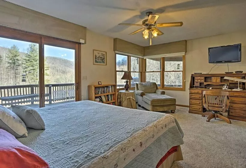 Emerald Gate Farm Cabin W/ On Site Fishing Pond!