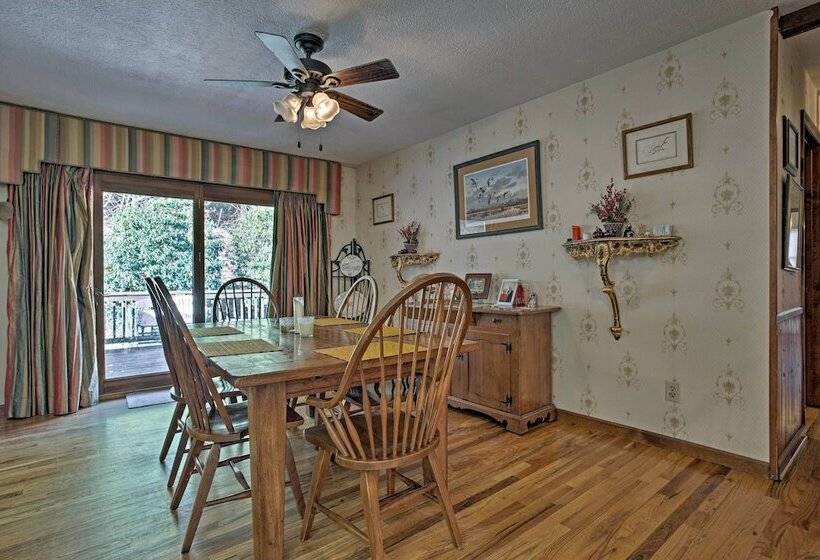 Emerald Gate Farm Cabin W/ On Site Fishing Pond!