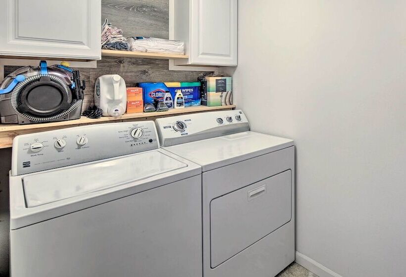 Enumclaw Home 60 Mi To Mount Rainier!