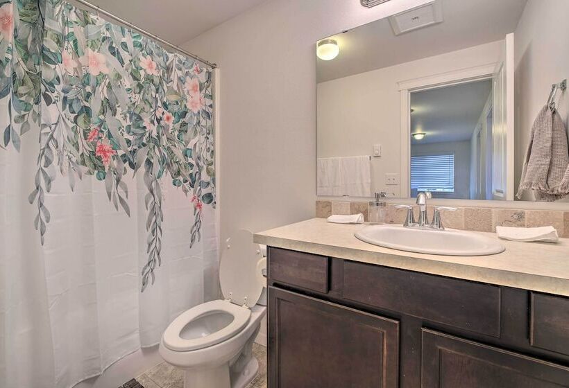 Enumclaw Home 60 Mi To Mount Rainier!