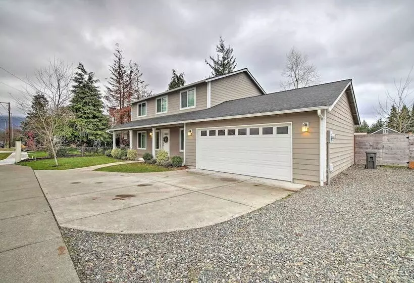 Enumclaw Home 60 Mi To Mount Rainier!