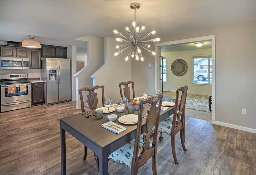 Enumclaw Home 60 Mi To Mount Rainier!