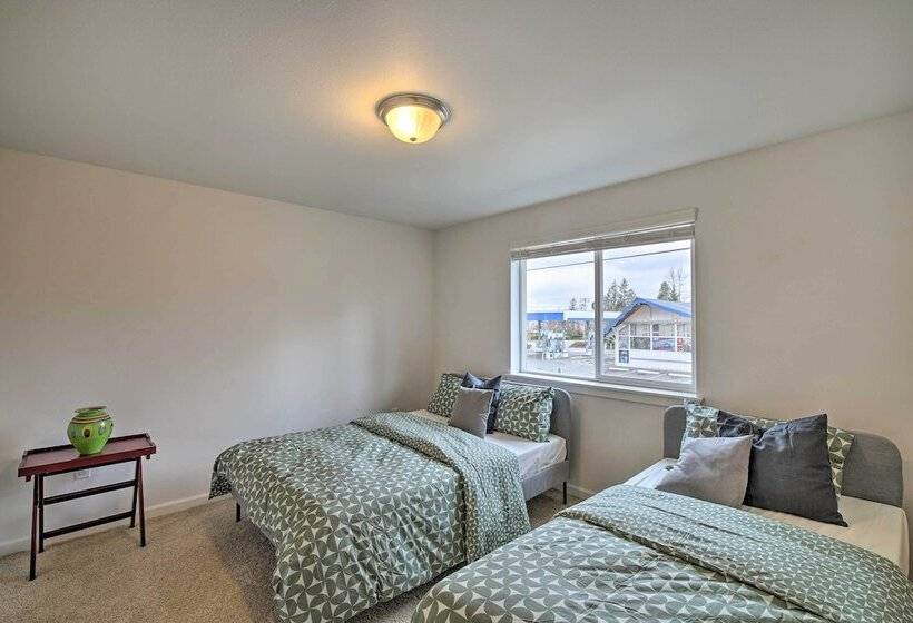 Enumclaw Home 60 Mi To Mount Rainier!