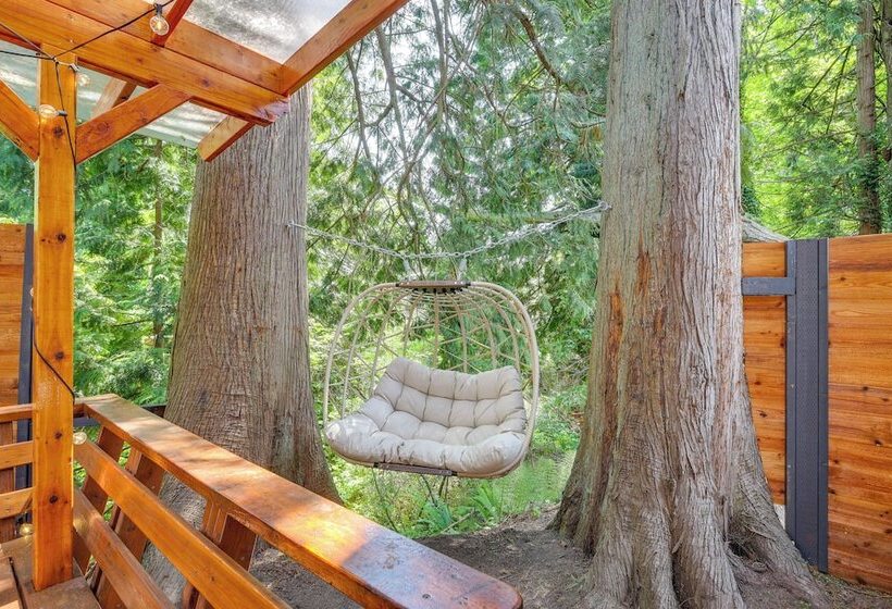 Farmhouse W/ Private Hot Tub < 1 Mile To Birch Bay