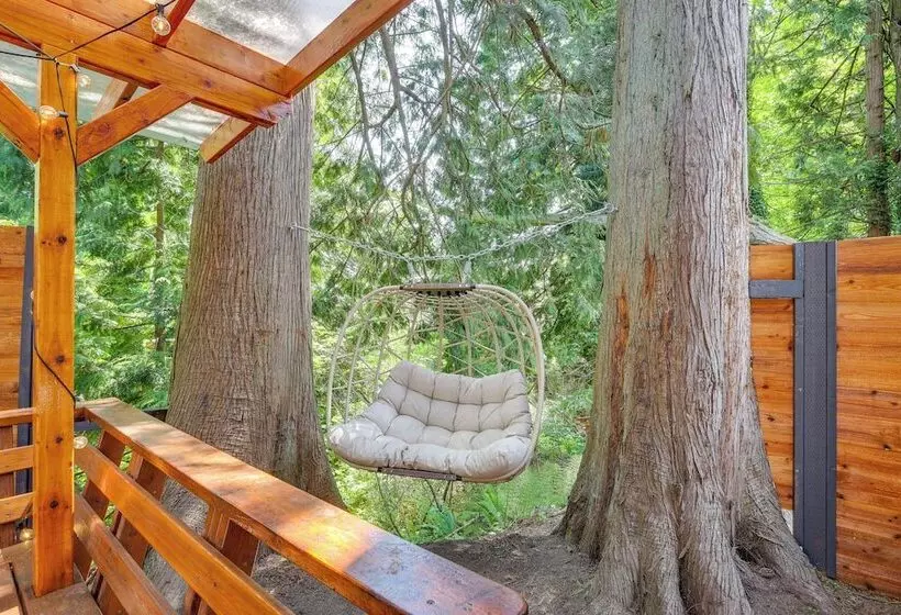 Farmhouse W/ Private Hot Tub < 1 Mile To Birch Bay