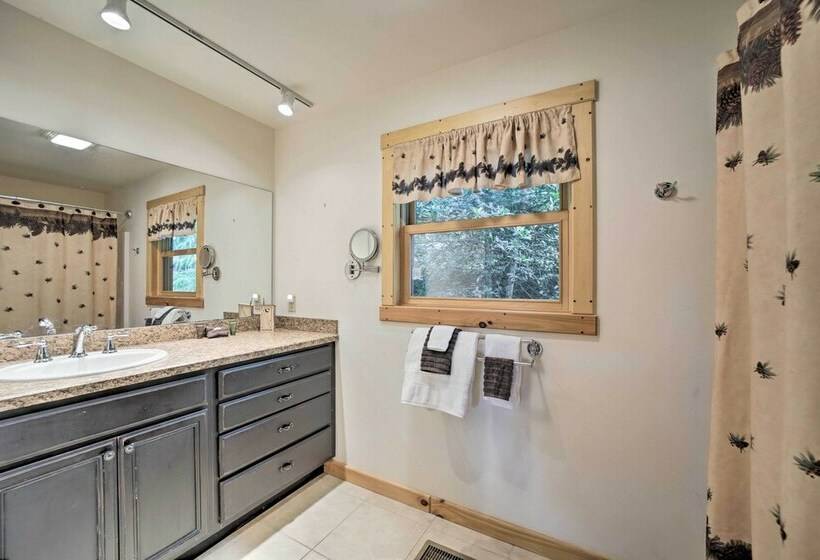 Franklin Cabin Surrounded By Smoky Mountains!