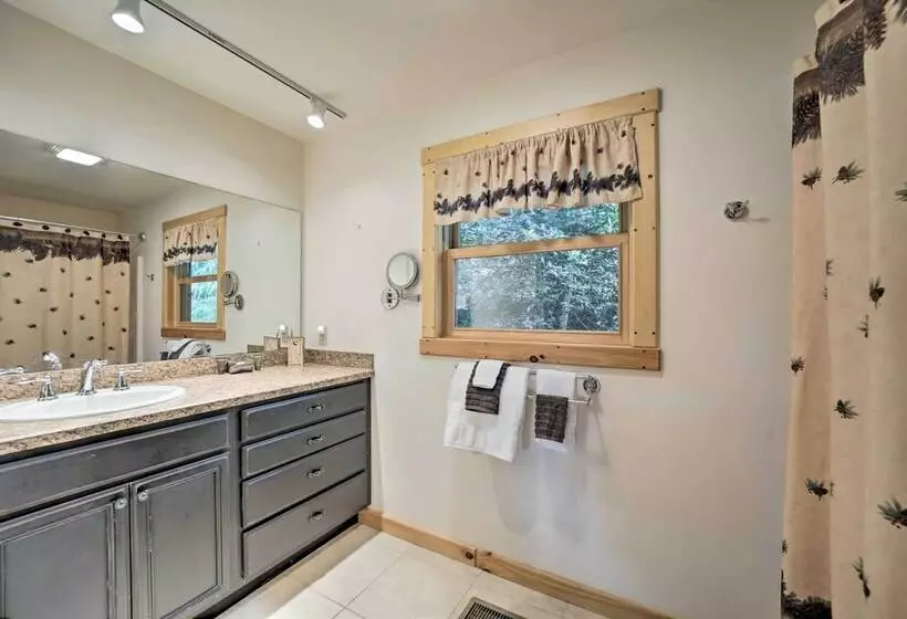 Franklin Cabin Surrounded By Smoky Mountains!