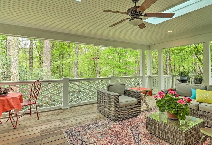 Highlands Cottage W/ Sunroom ~ 1 Mile To Downtown!