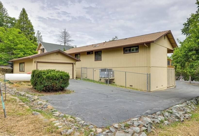 Hikers Escape Home Near Beach, Golf & Yosemite