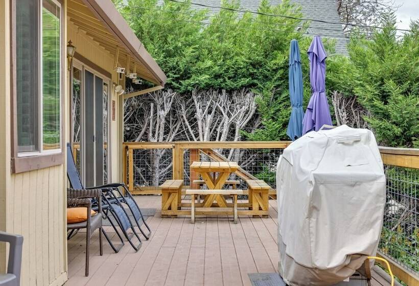 Hikers Escape Home Near Beach, Golf & Yosemite