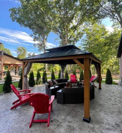 簡易ホテル Tall Oaks Resort