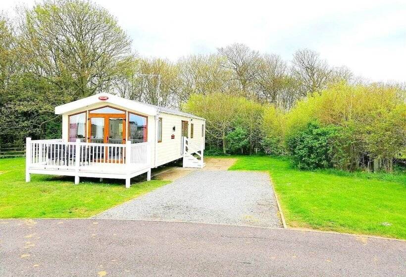 ホテル Camping Pods Sand Le Mere