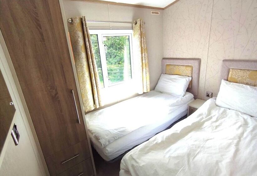 ホテル Camping Pods Sand Le Mere