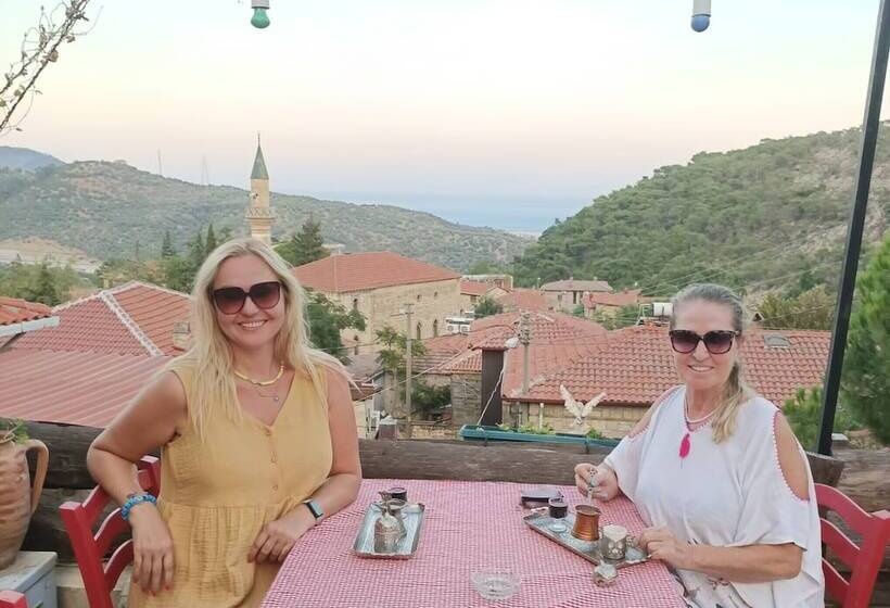 Hotel Sardunya Konak