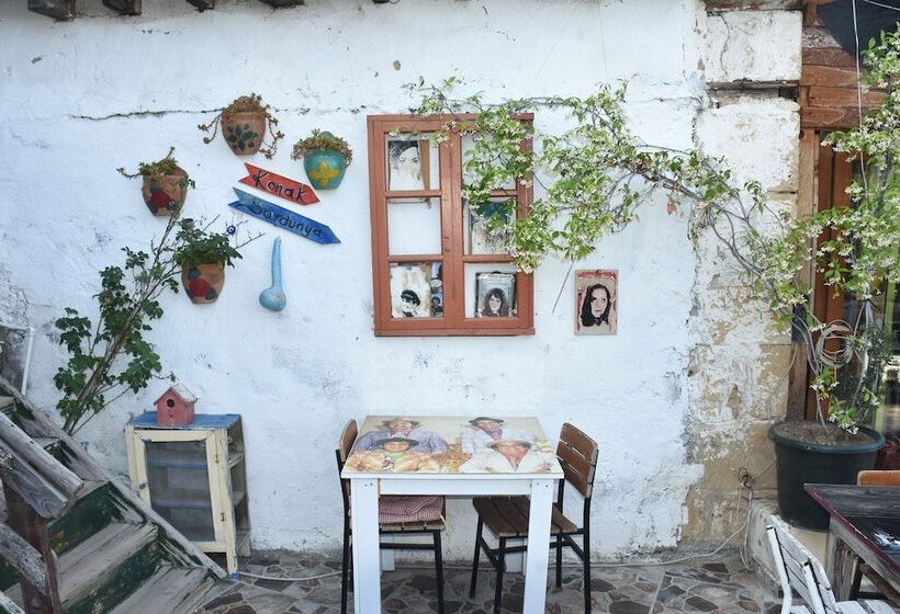 Hotel Sardunya Konak