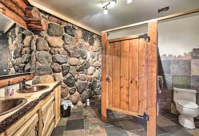 Ironwood  Superior Home  ~ 4 Mi To Big Powderhorn!