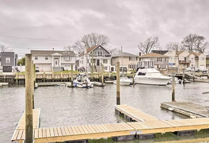 Island Park Couple S Escape ~ 1 Mi To Beach!