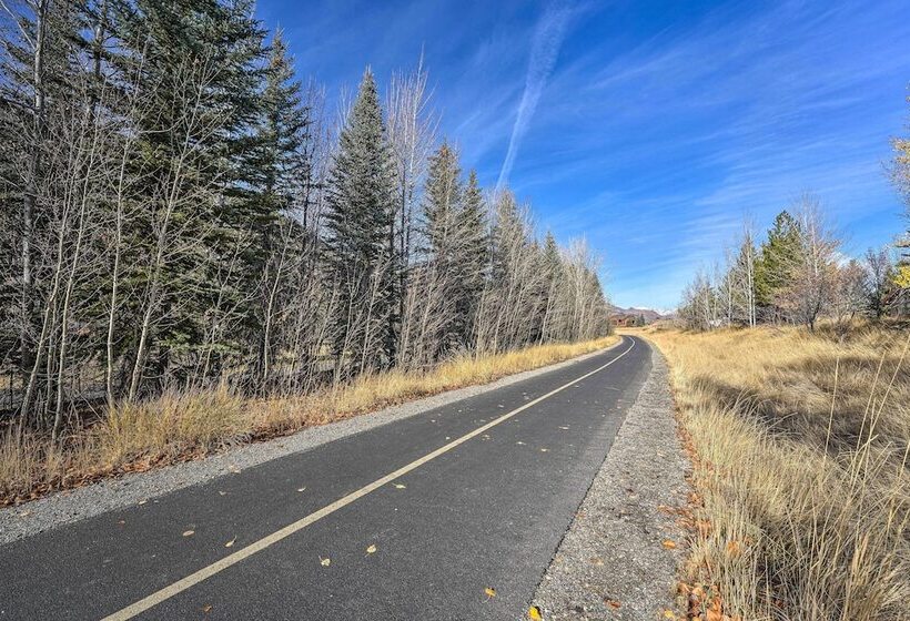 Ketchum Couple S Retreat: 1 Mi To Sun Valley!