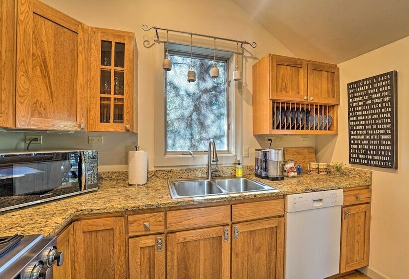 Ketchum Couple S Retreat: 1 Mi To Sun Valley!