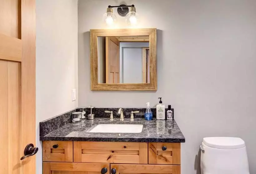 Hot Tub & Mtn Views: Waterfront Grand Lake Cabin!