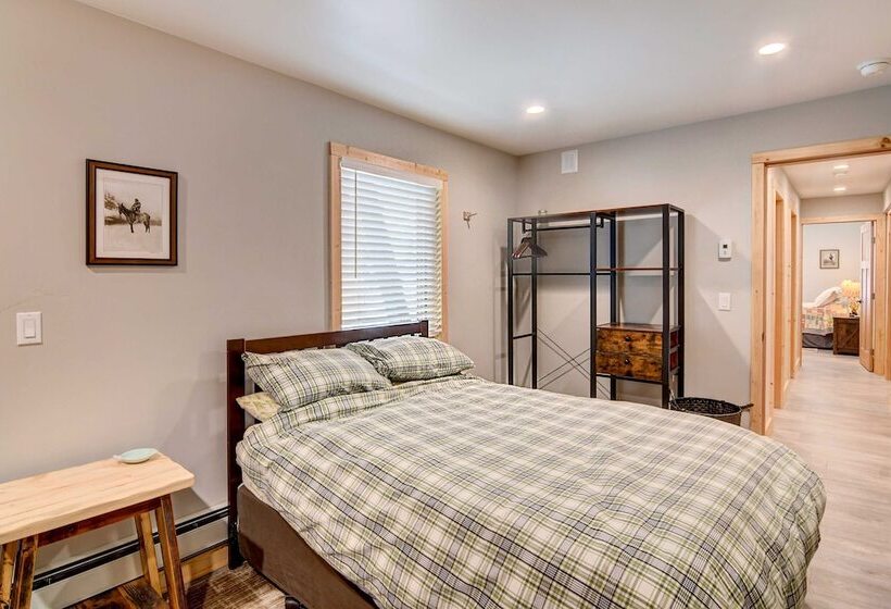 Hot Tub & Mtn Views: Waterfront Grand Lake Cabin!