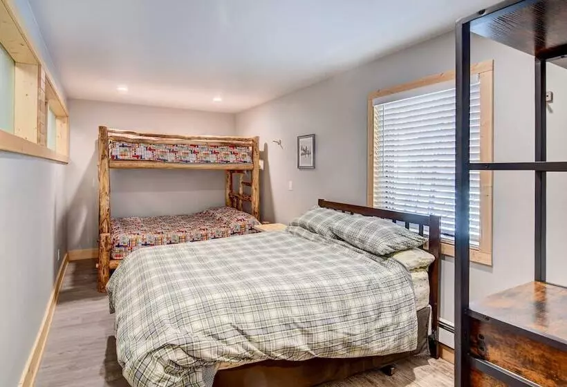 Hot Tub & Mtn Views: Waterfront Grand Lake Cabin!