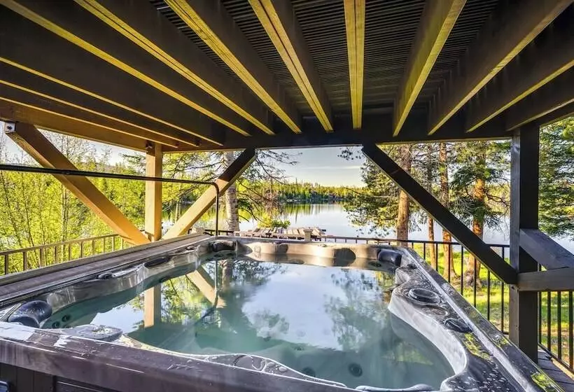 Hot Tub & Mtn Views: Waterfront Grand Lake Cabin!