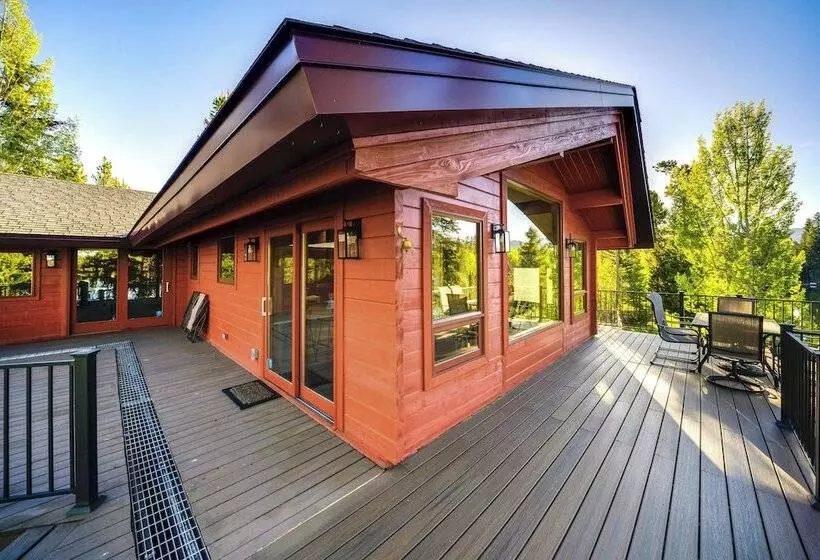 Hot Tub & Mtn Views: Waterfront Grand Lake Cabin!