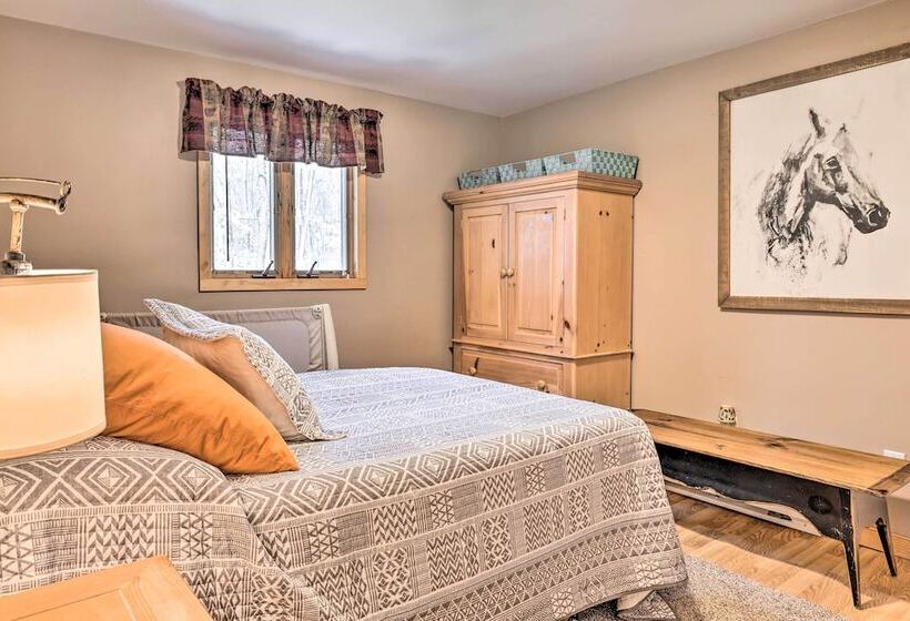 Pocono Lake A Frame W/ Pool Access: Walk To Beach!