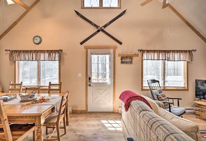 Pocono Lake A Frame W/ Pool Access: Walk To Beach!