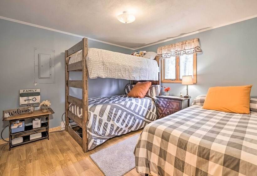 Pocono Lake A Frame W/ Pool Access: Walk To Beach!