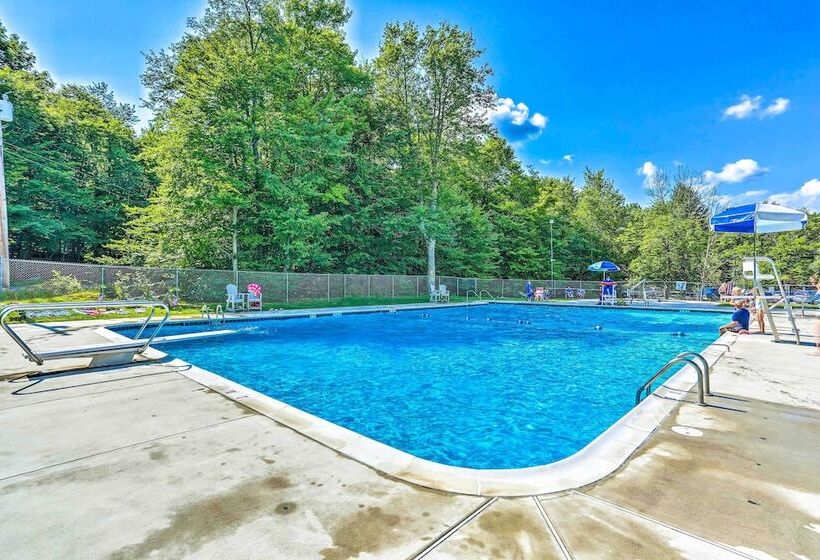 Pocono Lake A Frame W/ Pool Access: Walk To Beach!