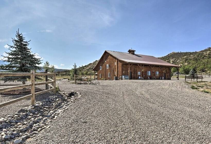 Montrose Barndominium On 7 Acres With Views!