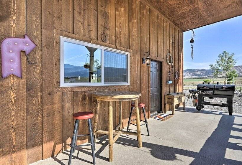 Montrose Barndominium On 7 Acres With Views!