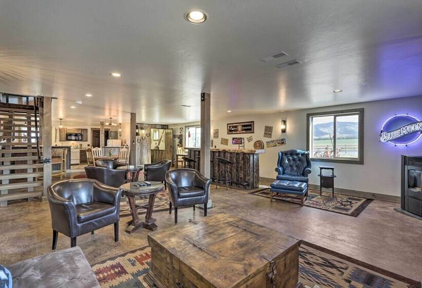 Montrose Barndominium On 7 Acres With Views!