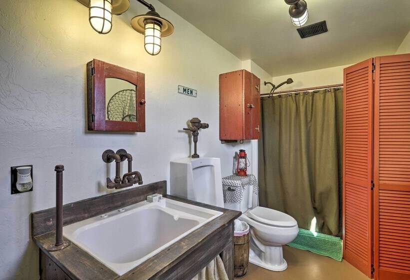 Montrose Barndominium On 7 Acres With Views!