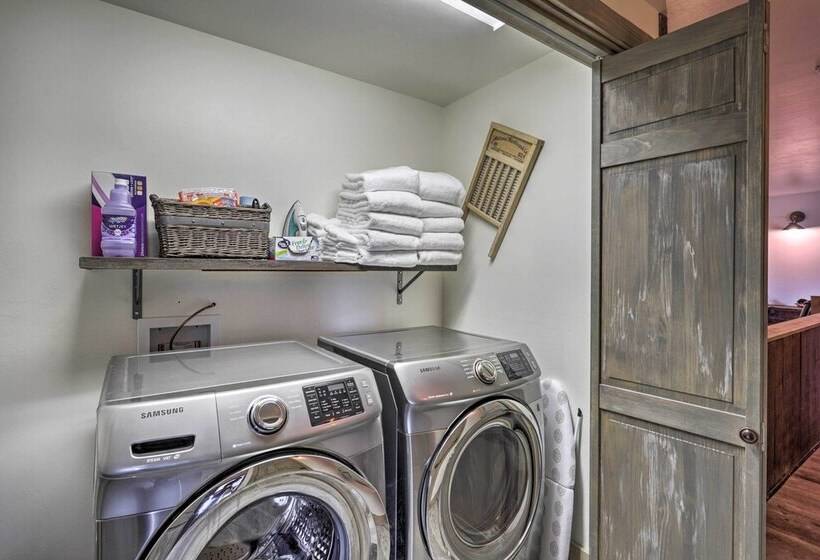 Montrose Barndominium On 7 Acres With Views!