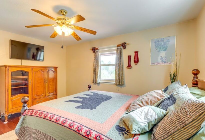 Peaceful Cabin Retreat   9 Mi To Murphy!