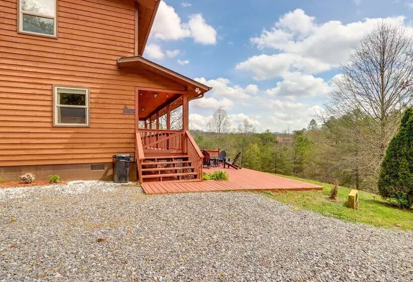 Peaceful Cabin Retreat   9 Mi To Murphy!