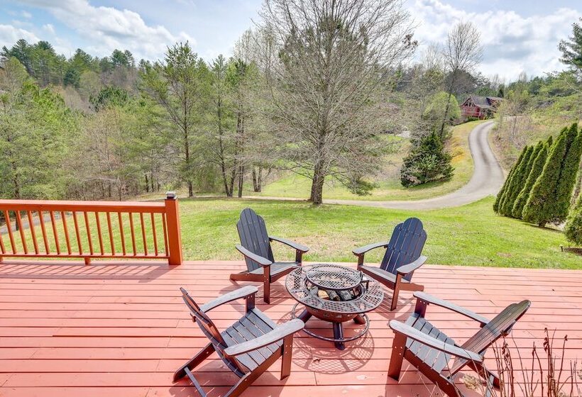 Peaceful Cabin Retreat   9 Mi To Murphy!