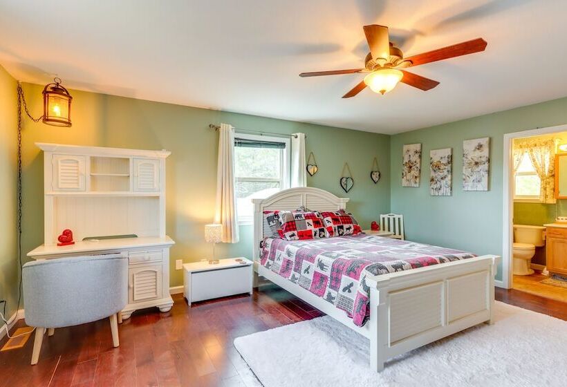 Peaceful Cabin Retreat   9 Mi To Murphy!