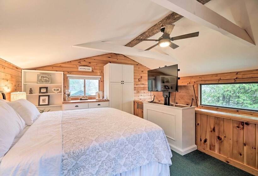 Pet Friendly Adirondack Cabin W/ On Site Lake