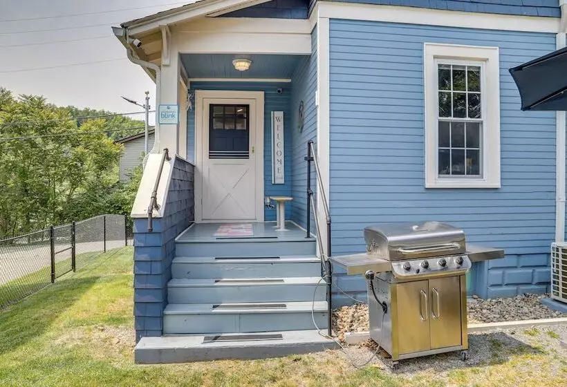 Pet Friendly Murph Landing   1 Mile To Wvu!